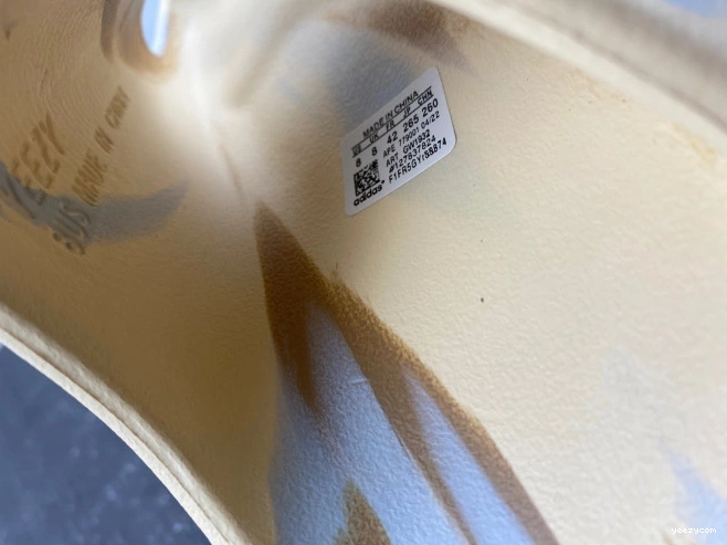 GW1932 Slide Yeezy Adidas 0709